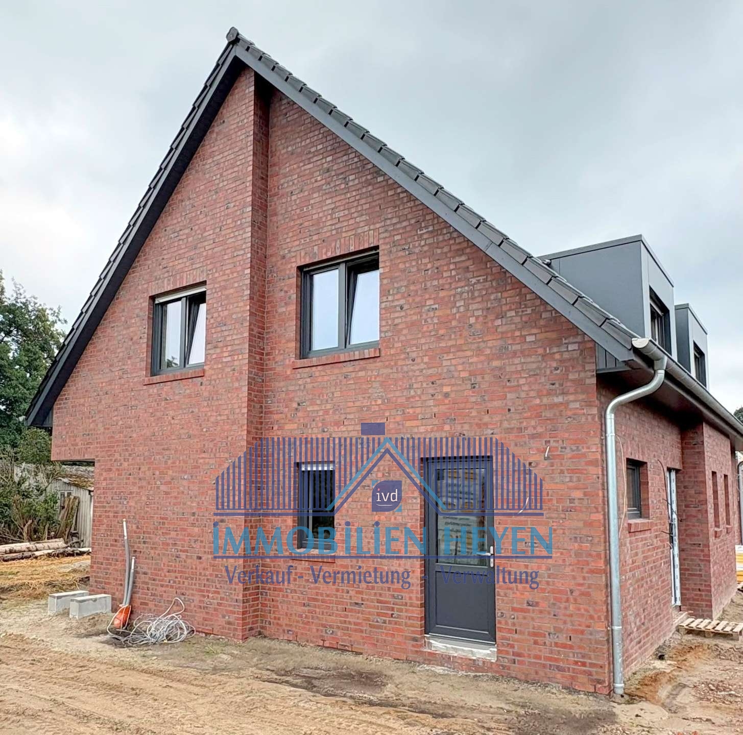 !!!Zwei Neubau-Doppelhaushälften KfW 40 in Papenburg am Obenende!!!